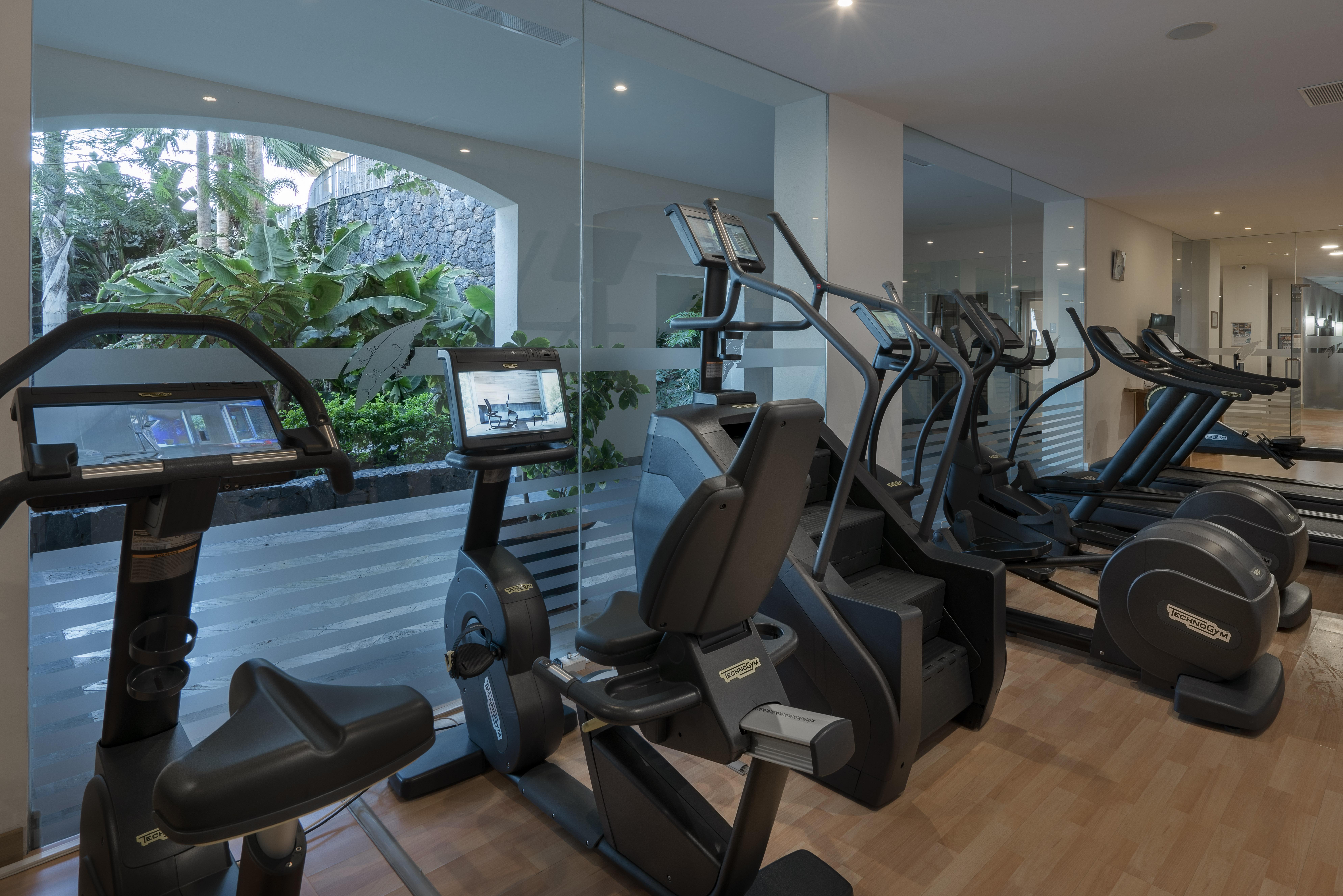 Vincci Seleccion La Plantacion Del Sur Otel Costa Adeje Dış mekan fotoğraf The gym at the hotel