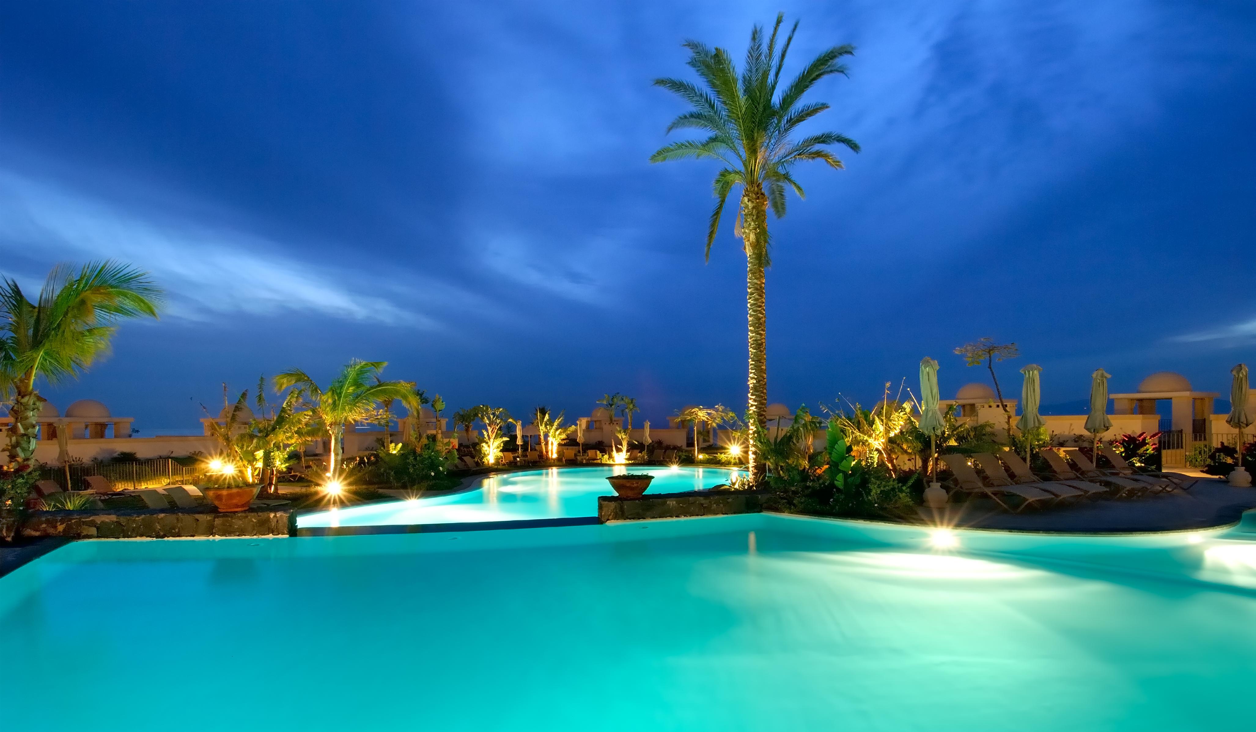 Vincci Seleccion La Plantacion Del Sur Otel Costa Adeje Dış mekan fotoğraf The swimming pool at the Royal Mirage Hotel