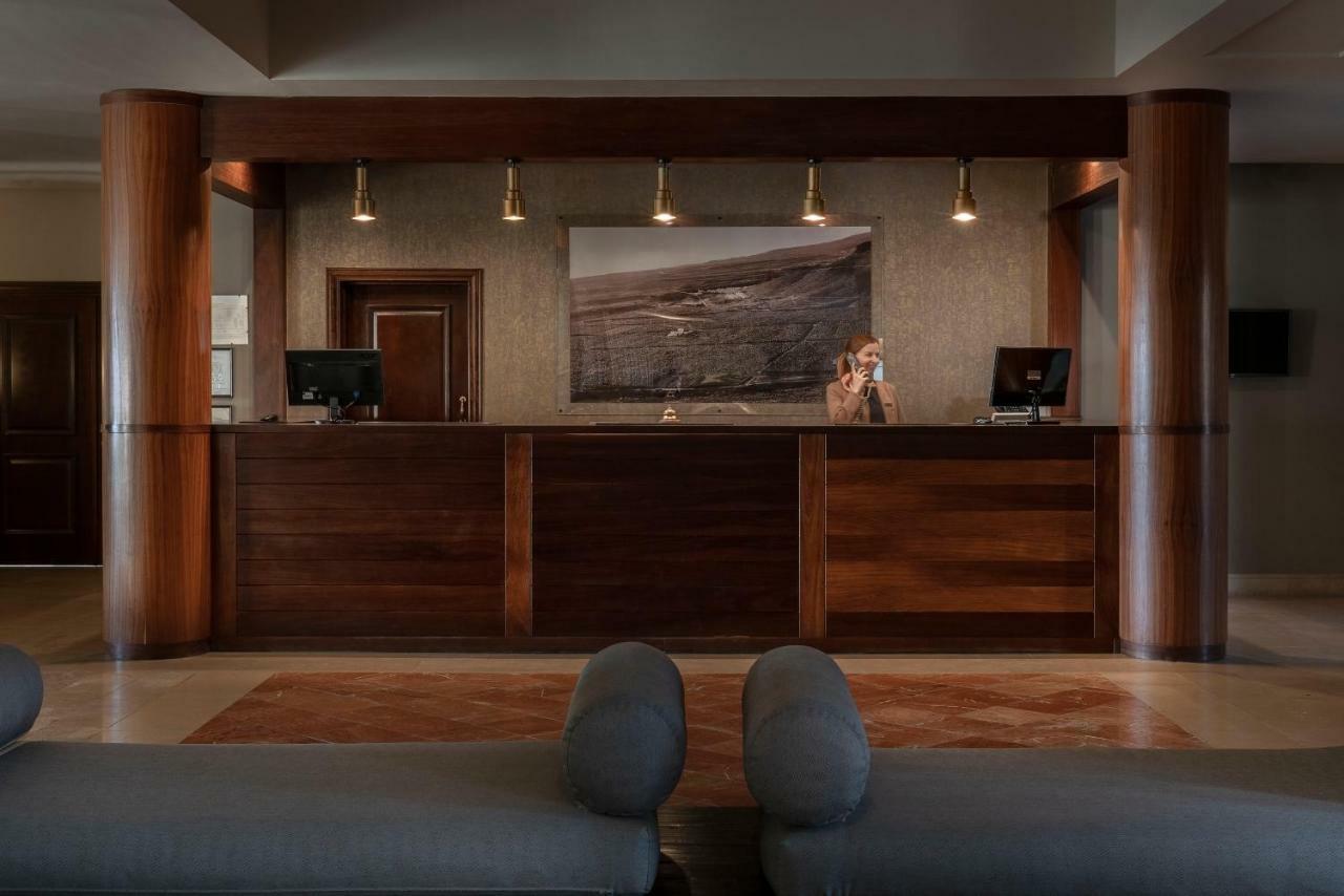 Vincci Seleccion La Plantacion Del Sur Otel Costa Adeje Dış mekan fotoğraf The reception desk at the hotel
